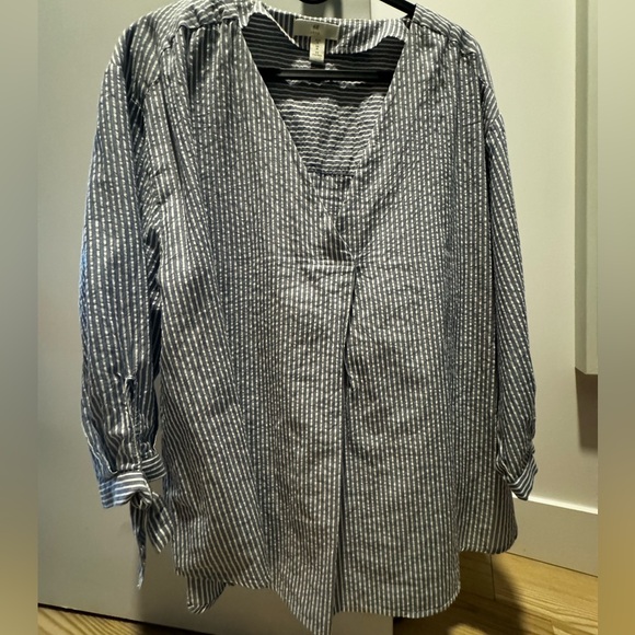 Balloon-sleeved Blouse women top. H&M. Size M - Picture 2 of 4